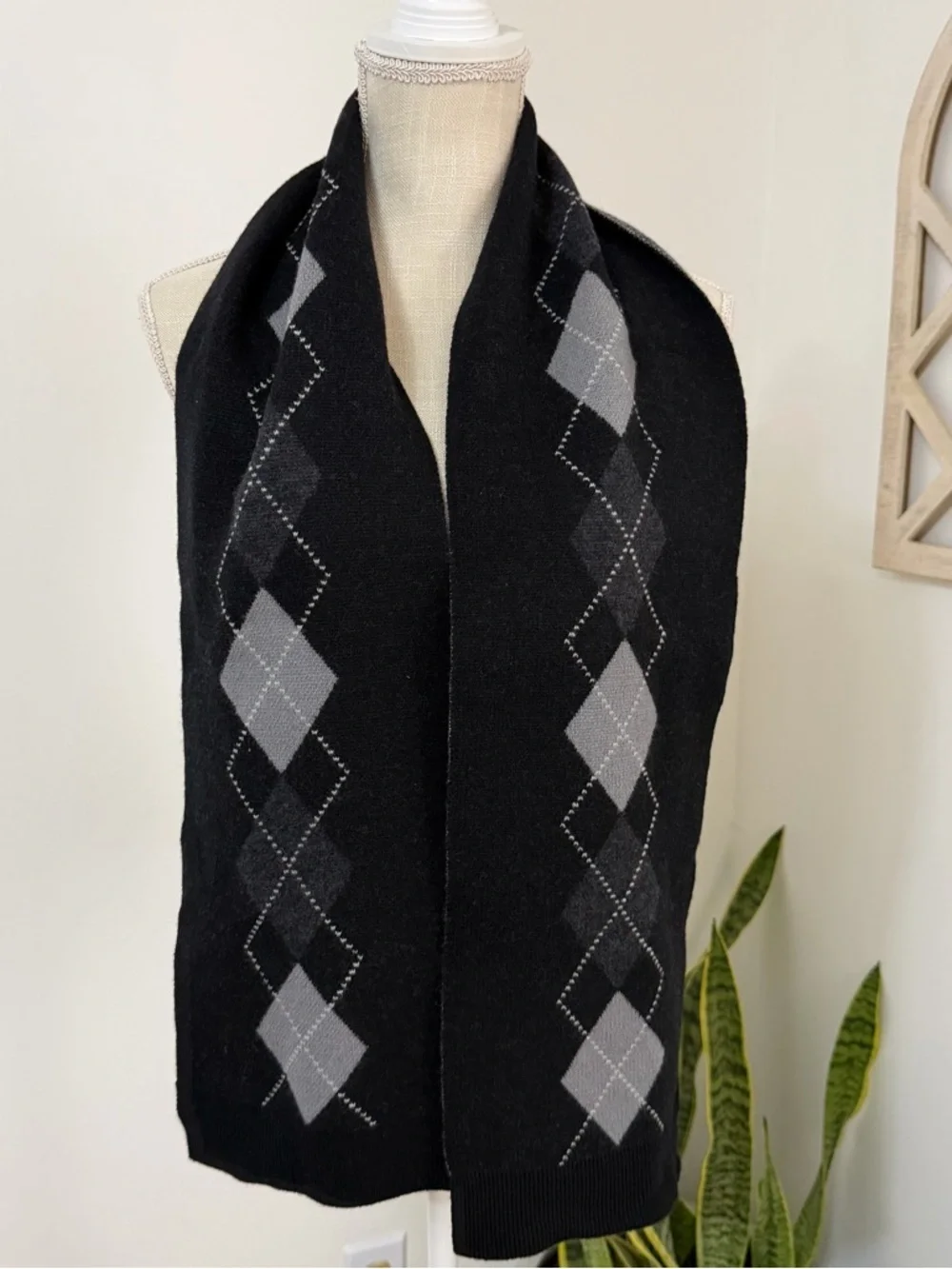 Banana Republic 100% Wool Scarf